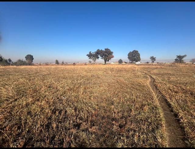 5,426M² VACANT LAND FOR SALE IN ROODS GARDENS